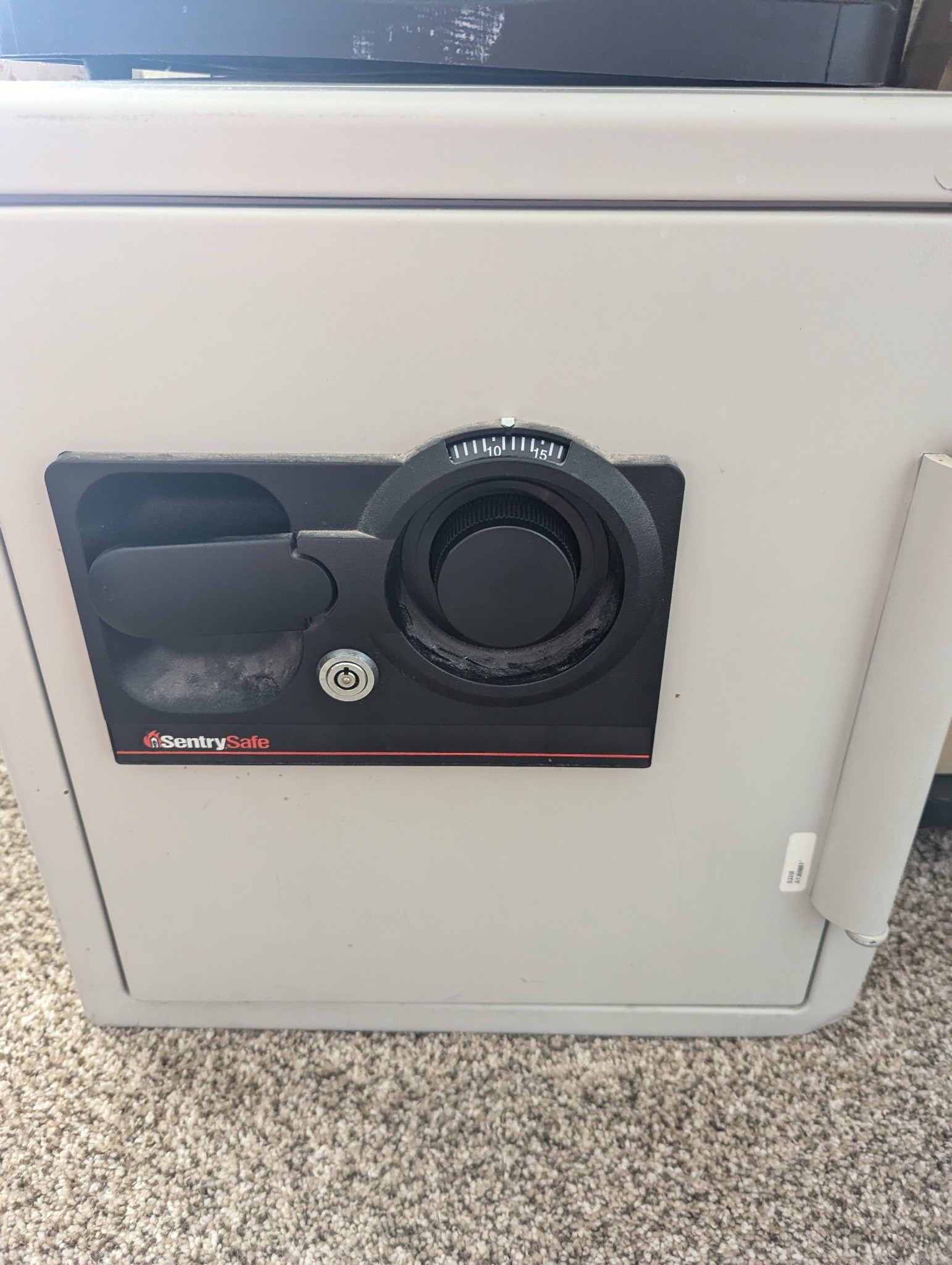 locksmith to open safe