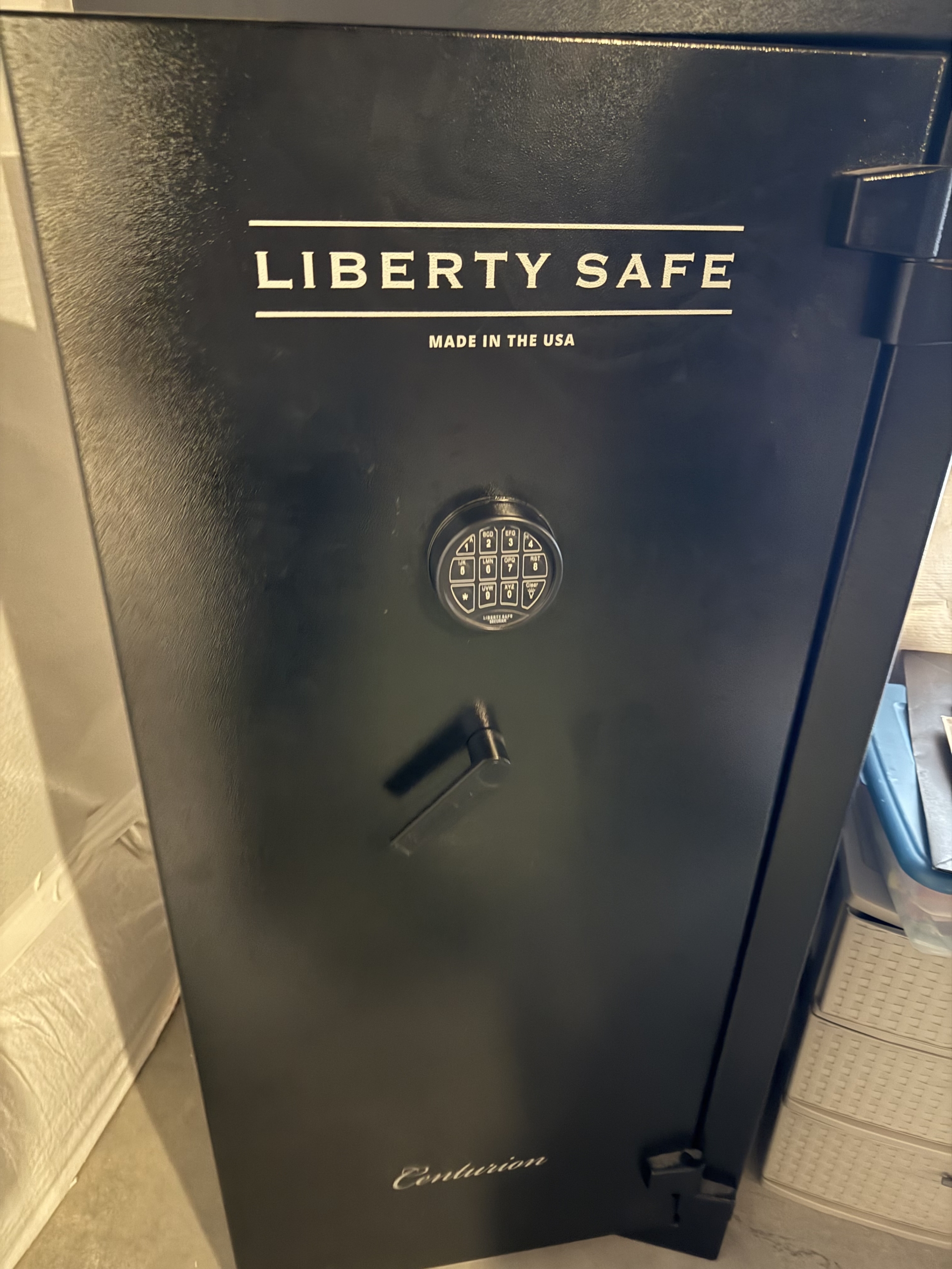locksmith to open safe