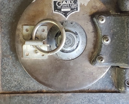 locksmith to open safe